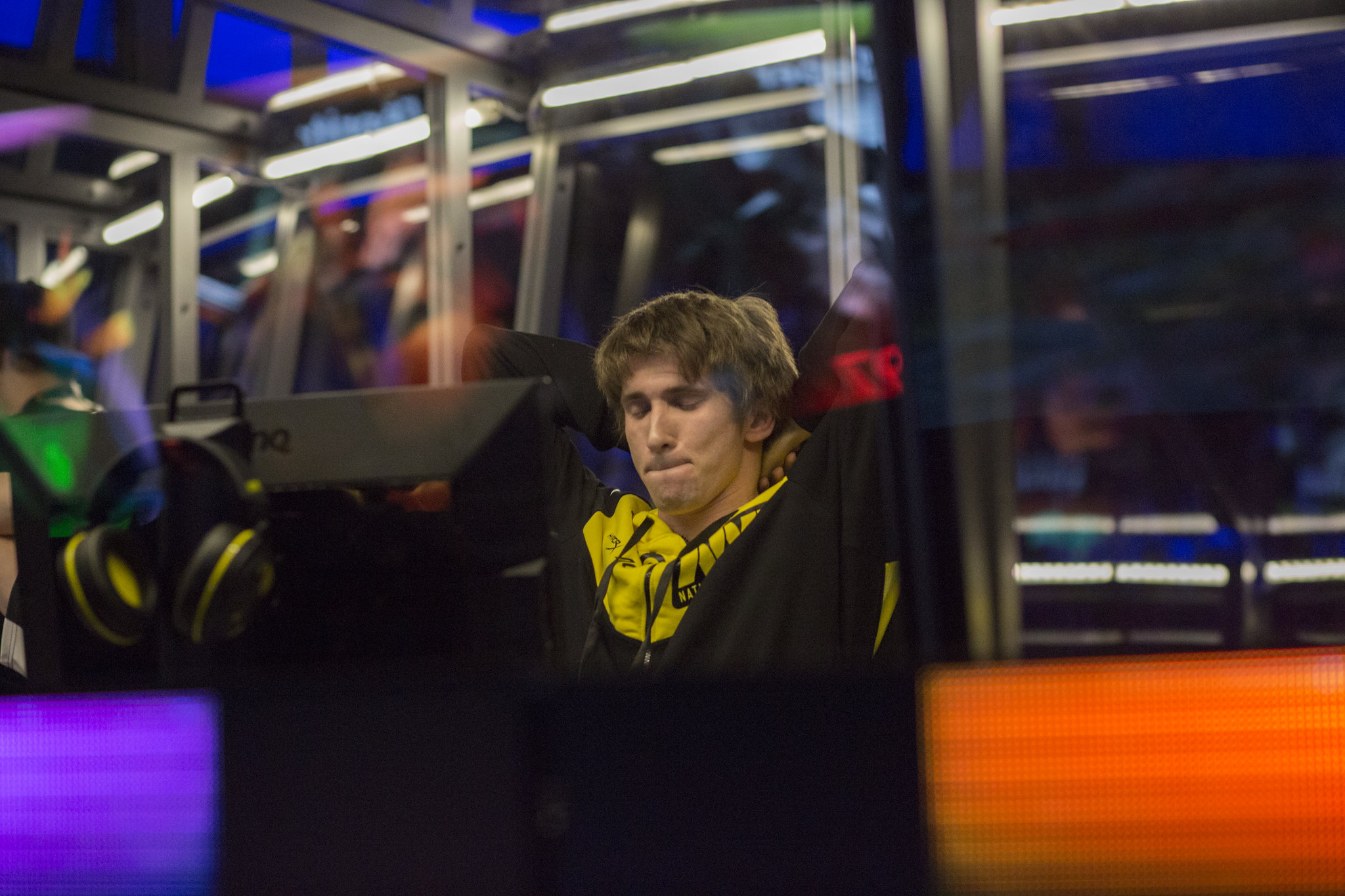 dota 2 dendi leaves navi