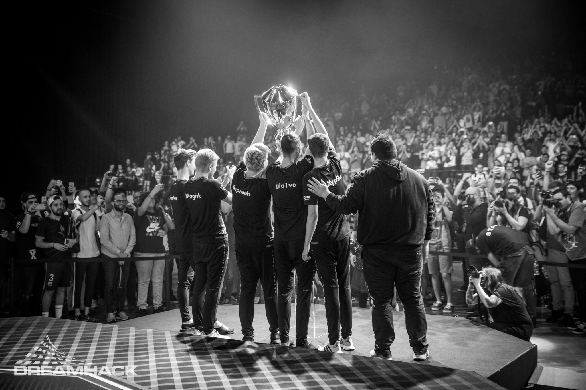 Astralis hoisting a trophy in CS:GO.