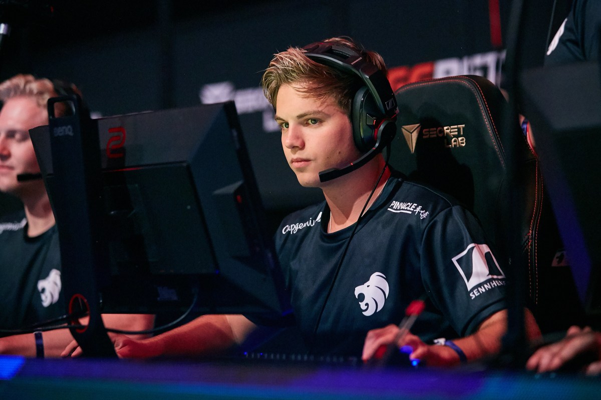 Kjaerbye playing CS:GO for North