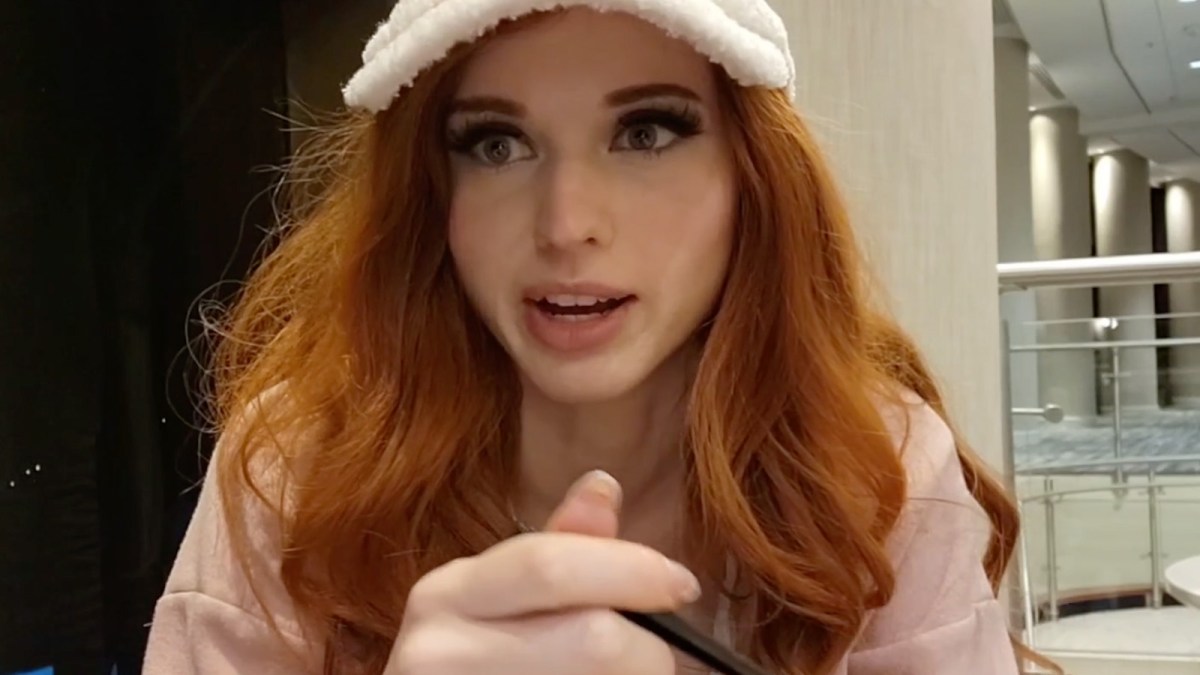 amouranth-stalker-twitchcon