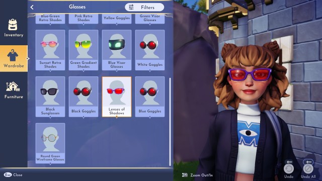 The player wearing the Lenses of Shadow.