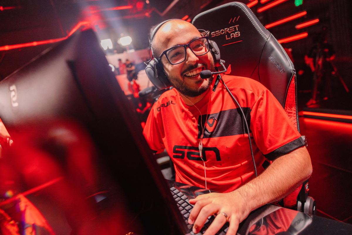 Sentinels' Sacy smiles on stage during the VCT Americas 2023 season.