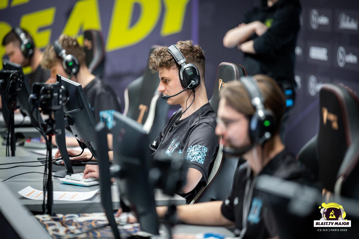 Monte sitting in front of their PCs and competing at BLAST.tv Paris CS:GO Major