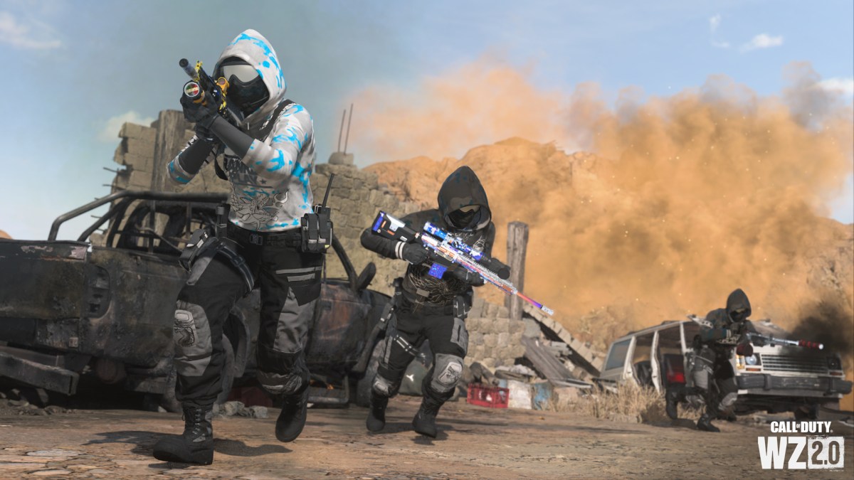 Warzone players running with weapons in their hand beside a blown up car