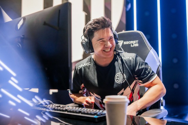 Hauntzer competes for TSM in the 2023 LCS Spring Split