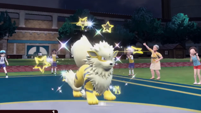 Shiny Arcanine in battle in Pokémon Scarlet and Violet.