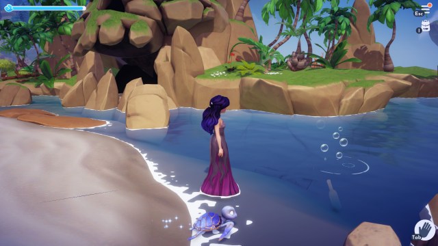 The player looking at a submerged Emerald Bottle. 