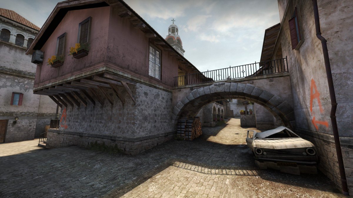 Bridge in second mid Inferno in CS:GO