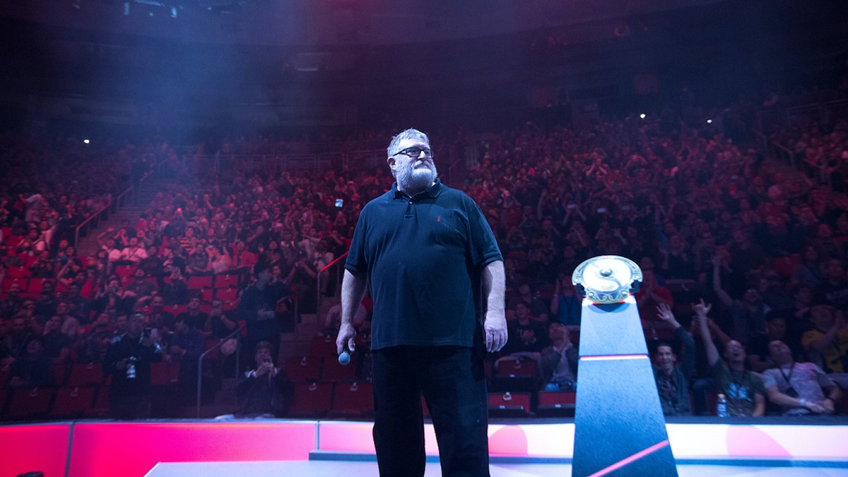 Gabe Newell welcoming Dota 2 fans to The International.