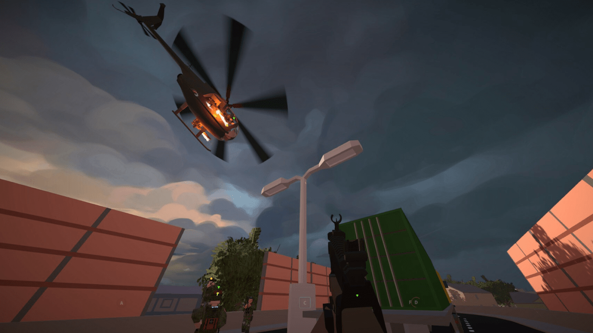 BattleBit Remastered squads running in with helicopter flying above