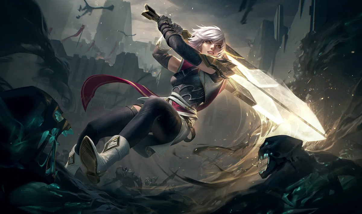 Riven waving her big sword