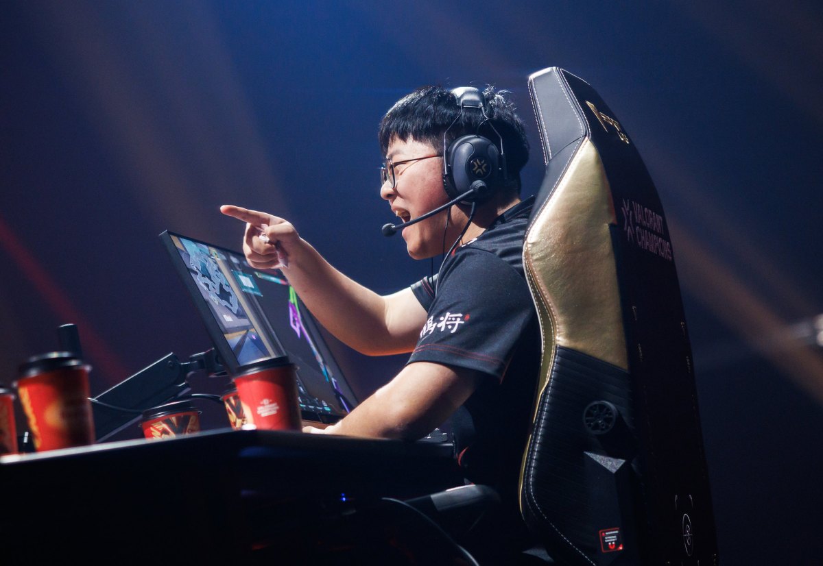 Wan "CHICHOO" Shunzhi of EDward Gaming competes at VALORANT Champions