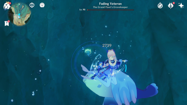 Kokomi fighting the Fading Veteran while it is stunned.