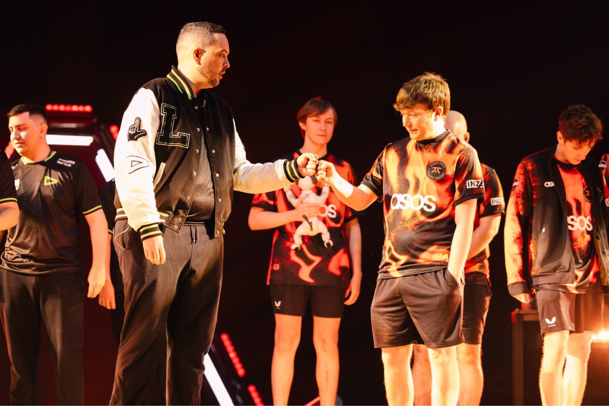 LOUD Fnatic coaches fist bump at VALORANT Champions 2023