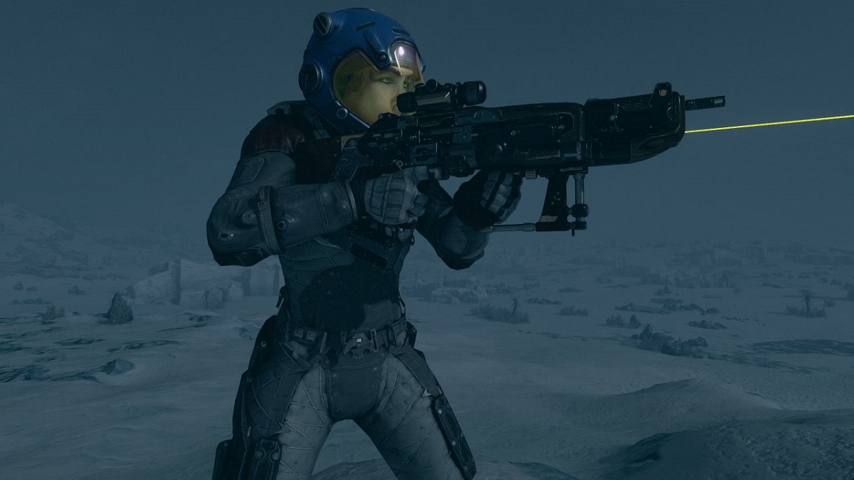 A player wields a rifle in Starfield.