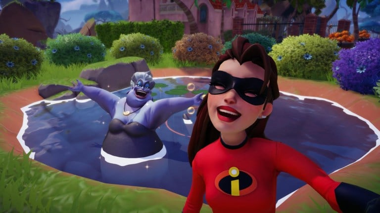 The player wearing an Incredibles mask while taking a selfie with Ursula.