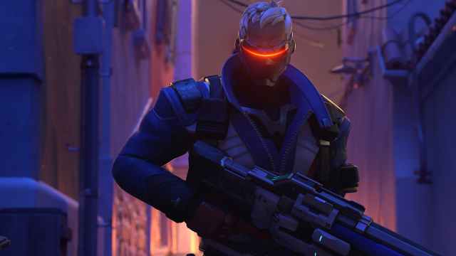 Soldier 76 standing in the alley