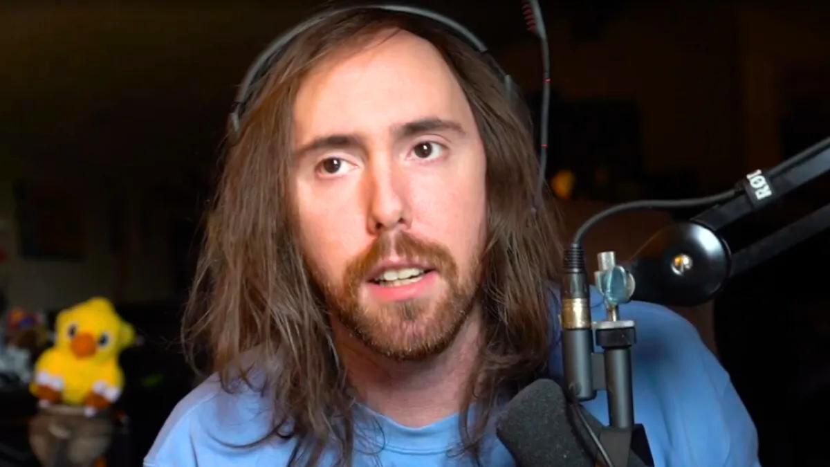 Asmongold is in his twitch room