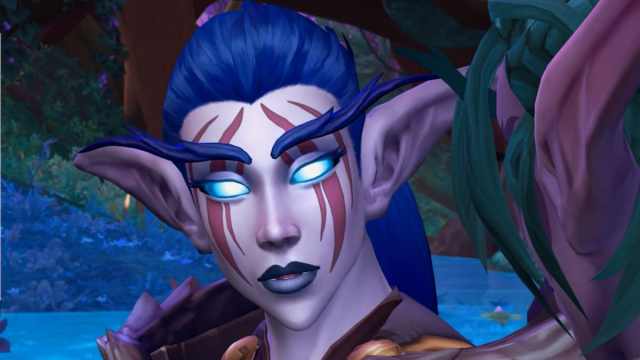 A close up of Shandris talking with Tyrande in WoW.