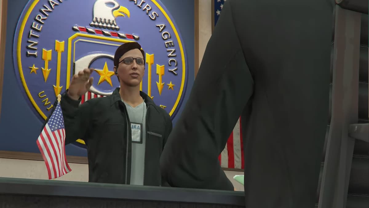 IAA Agent raising his hand in GTA Online.