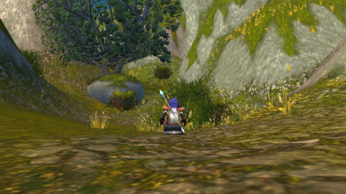 A gnome standing before Drywhisker Gorge in the Arathi Highlands in WoW Classic