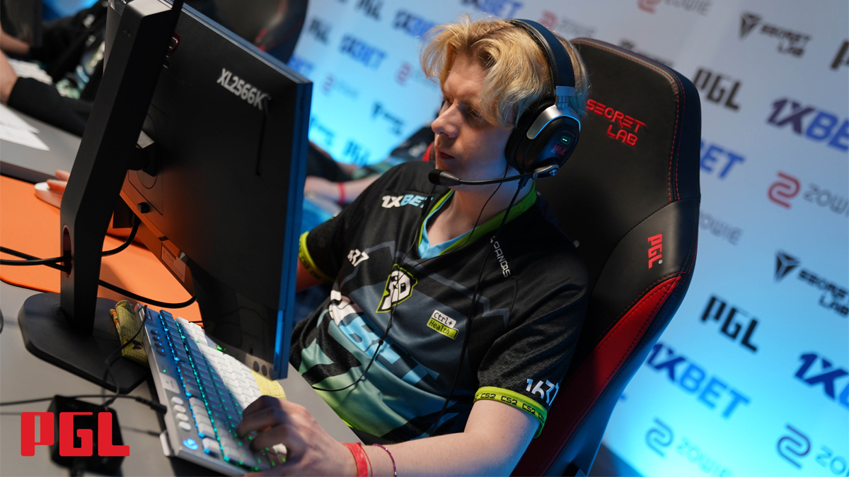 iDISBALANCE, a player for 9Pandas CS2, sits at his PC playing at the PGL Copenhagen Major EU RMR.