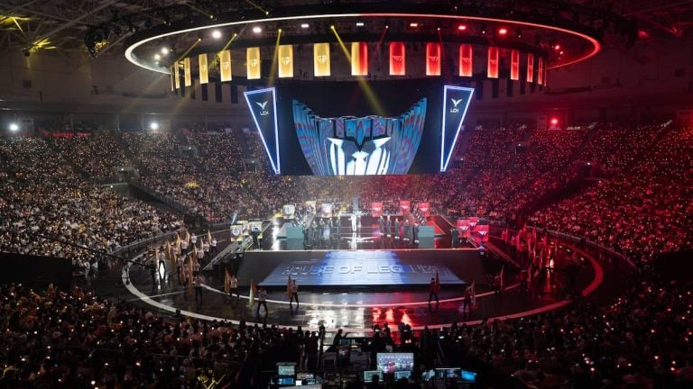 LCK has been soaring high in peak viewership figures.