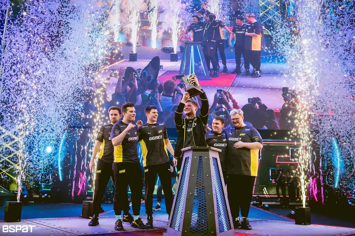 NAVI celebrate with PGL Stocklholm Major trophy.