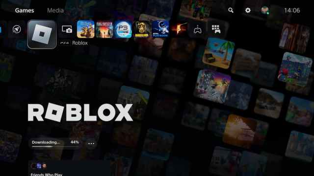 Roblox is downloading an update on PS5