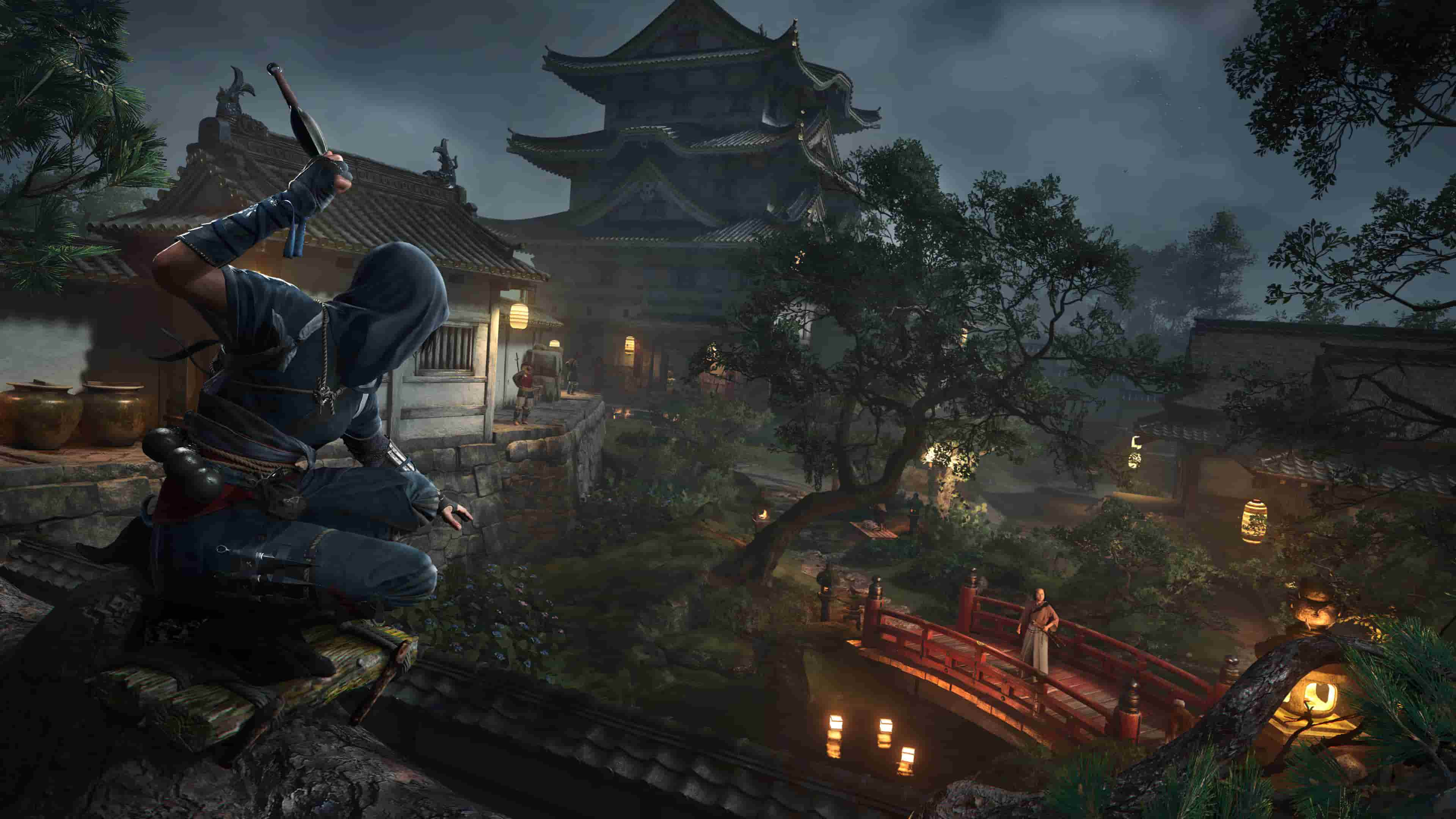 Naoe aims a kunai at an enemy in a Japanese garden in AC Shadows.