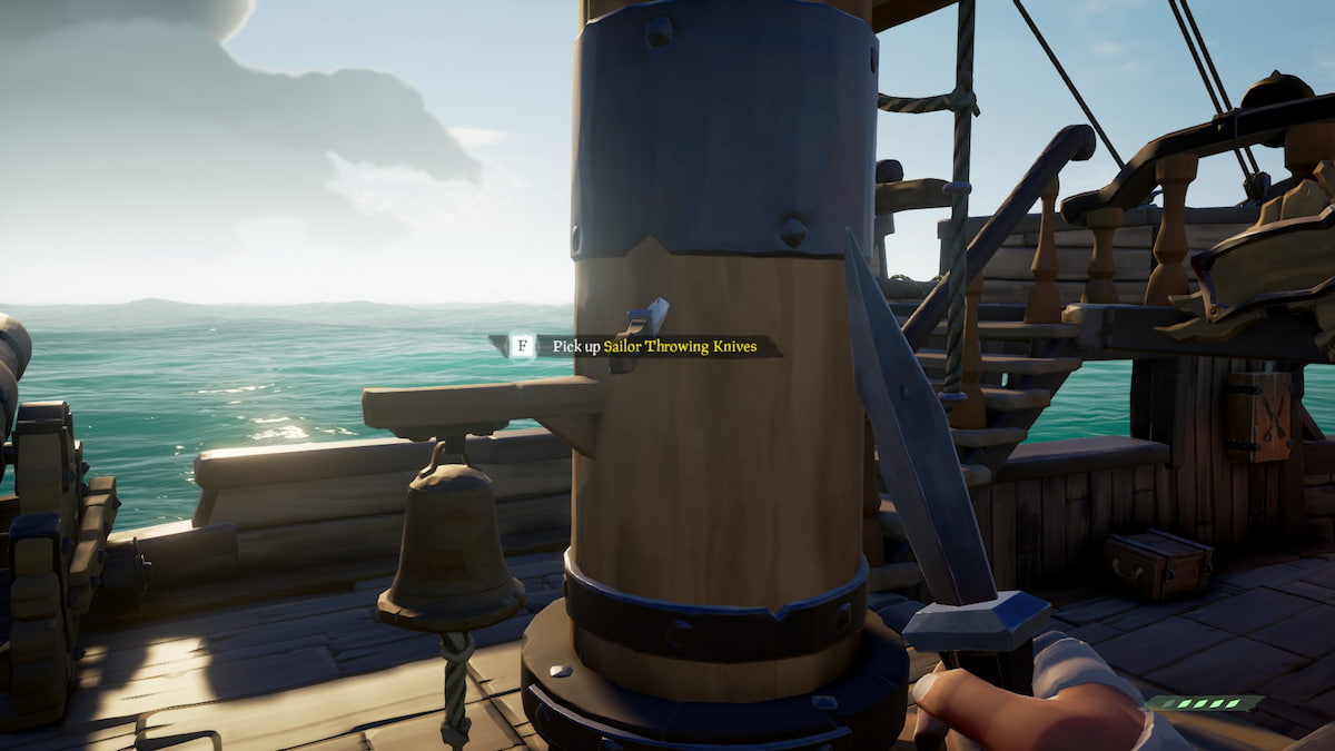 Prompt to pick up the throwing knife in sea of thieves