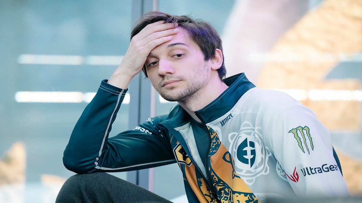 Dota 2 player Arteezy in a worried gesture