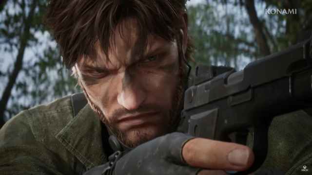 MGS Delta Snake Eater - Naked Snake holding a gun