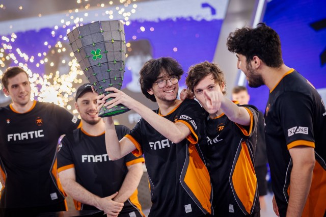 Fnatic's VALORANT squad lifts the VCT EMEA trophy.