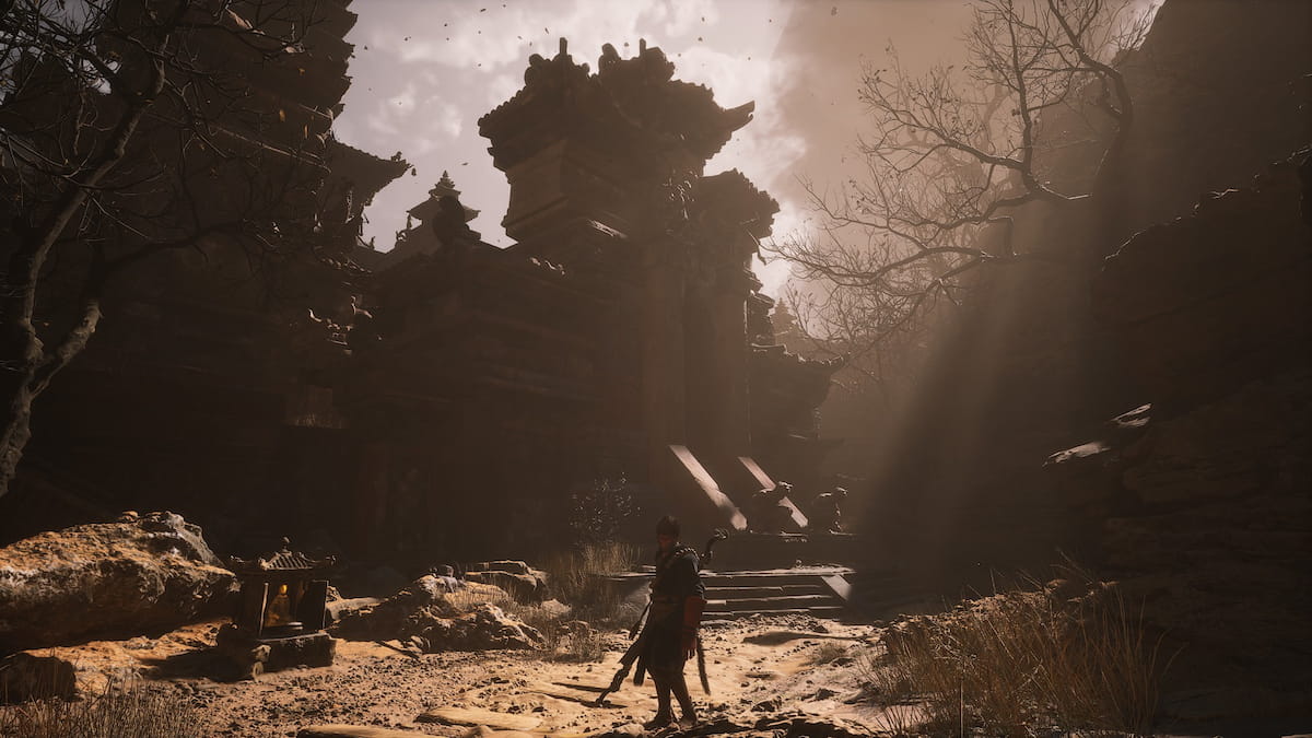 The protagonist of Black Myth Wukong stands in front of the Crouching Tiger temple in the desert areas of the second chapter.