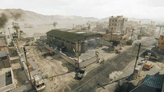 Hangar on a desert map in Delta Force Hawk Ops