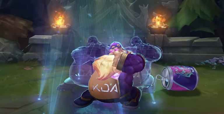 Screenshot of LoL Music Fan Gragas skin dancing on Summoner's Rift, with K/DA seemingly tattooed on his belly.