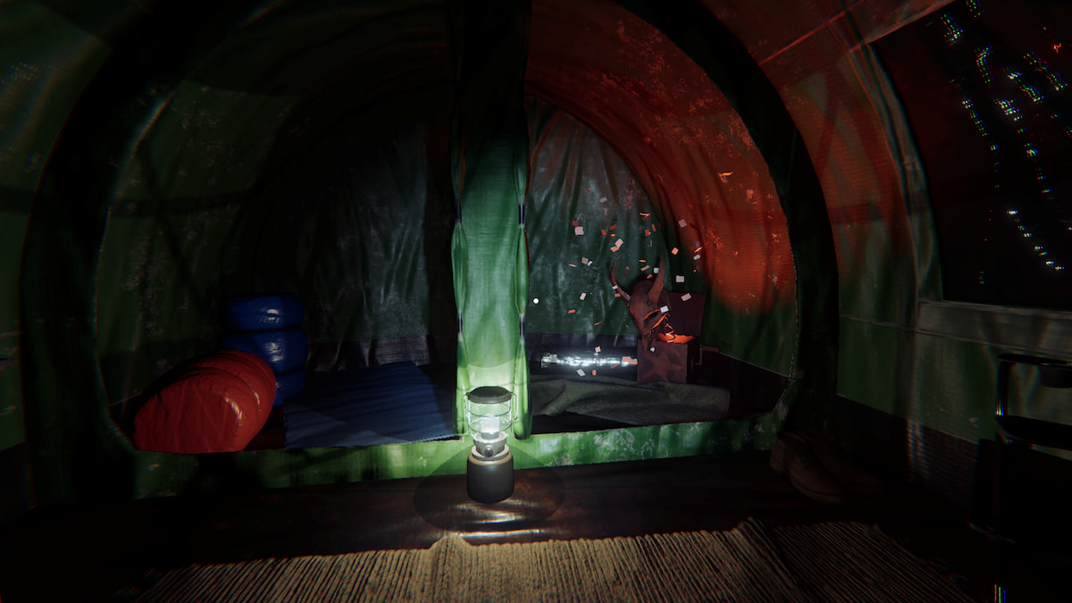 A krampus box in a green tent in phasmophobia.