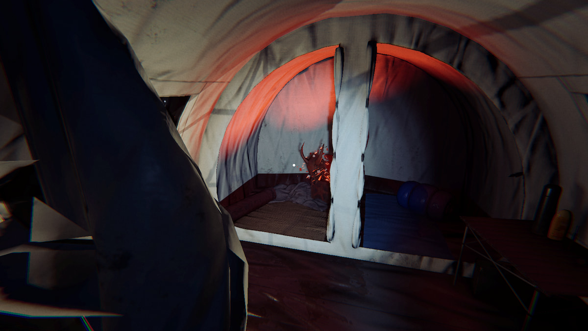 A krampus box in a white tent in phasmophobia.