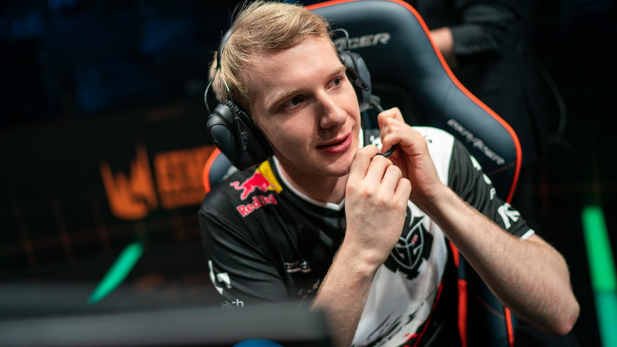 Picture showing Jankos adjusting his mic while playing the LoL Esports Photos lolesports Follow LEC Summer Final 2019 in Athens.