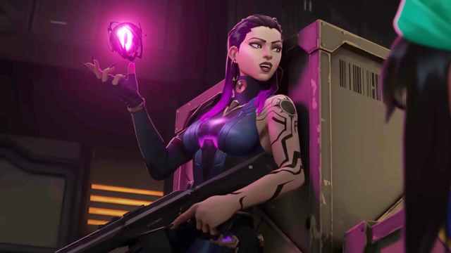 VALORANT agent Reyna holding Leer, a violet eye-like ability that blinds enemies